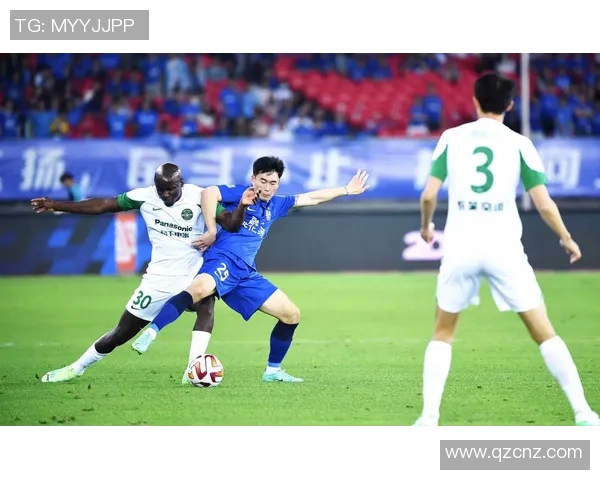 武汉足球队拼搏历程揭秘：从低谷到巅峰的奋斗之路