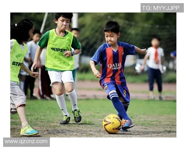 童年照中的足球梦揭秘那些年我们追逐的足球明星们 童年照中的足球梦揭秘那些年我们追逐的足球明星们