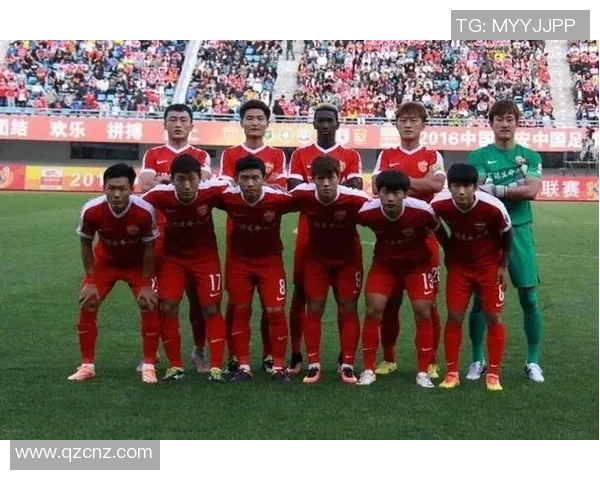 重庆排球队以80分领跑邀请赛积分榜展现强劲实力和团队合作精神 重庆排球队以80分领跑邀请赛积分榜展现强劲实力和团队合作精神